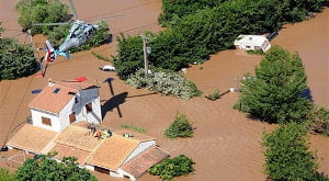  Unwetter Südfrankreich: Überschwemmungen lassen Urlauber stranden