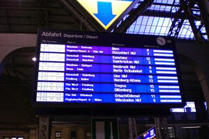  Bahn-Fahrplan: DB-Brandanschläge behindern Zugverkehr