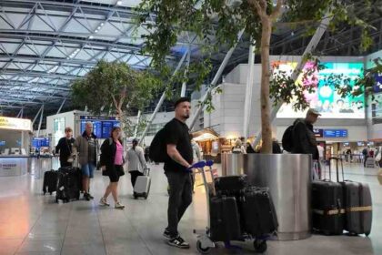 flughafen-duesseldorf-herbstferien-2025